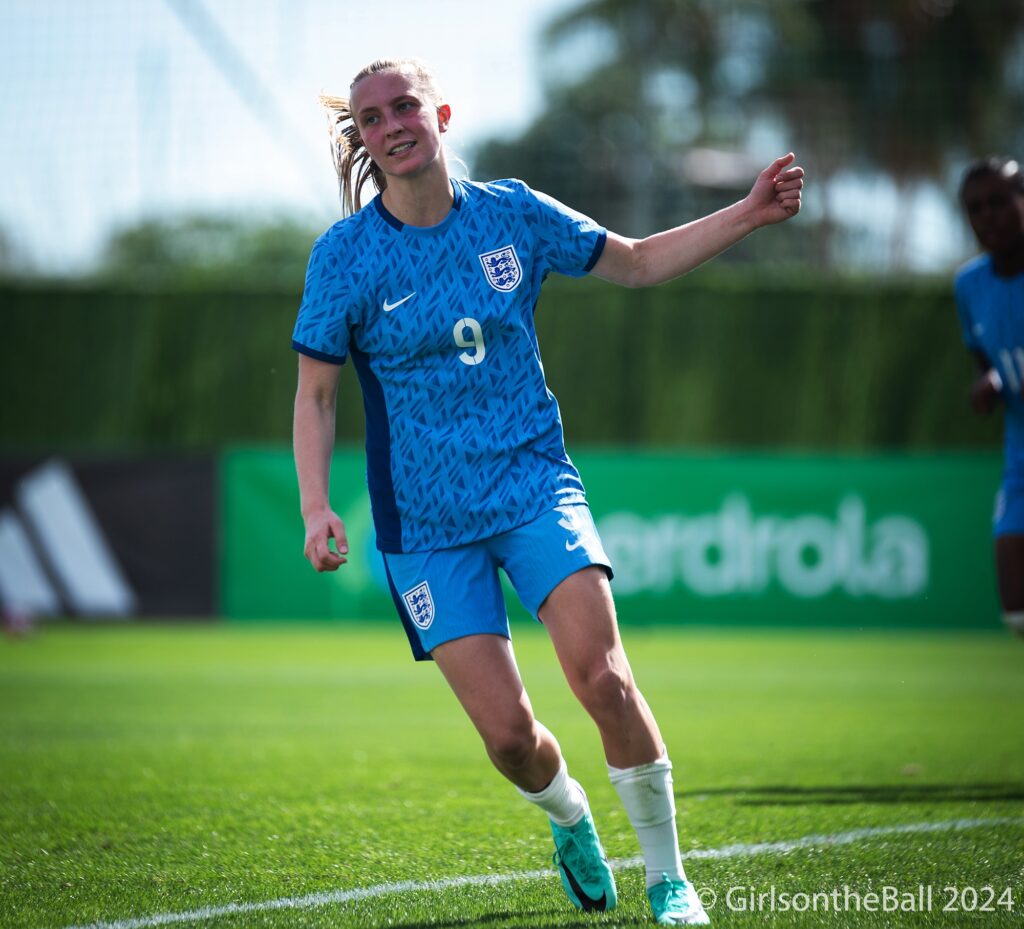 Aggie Beever-Jones, England U23s