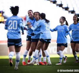 Manchester City celebrate Mary Fowler's goal against Aston Villa